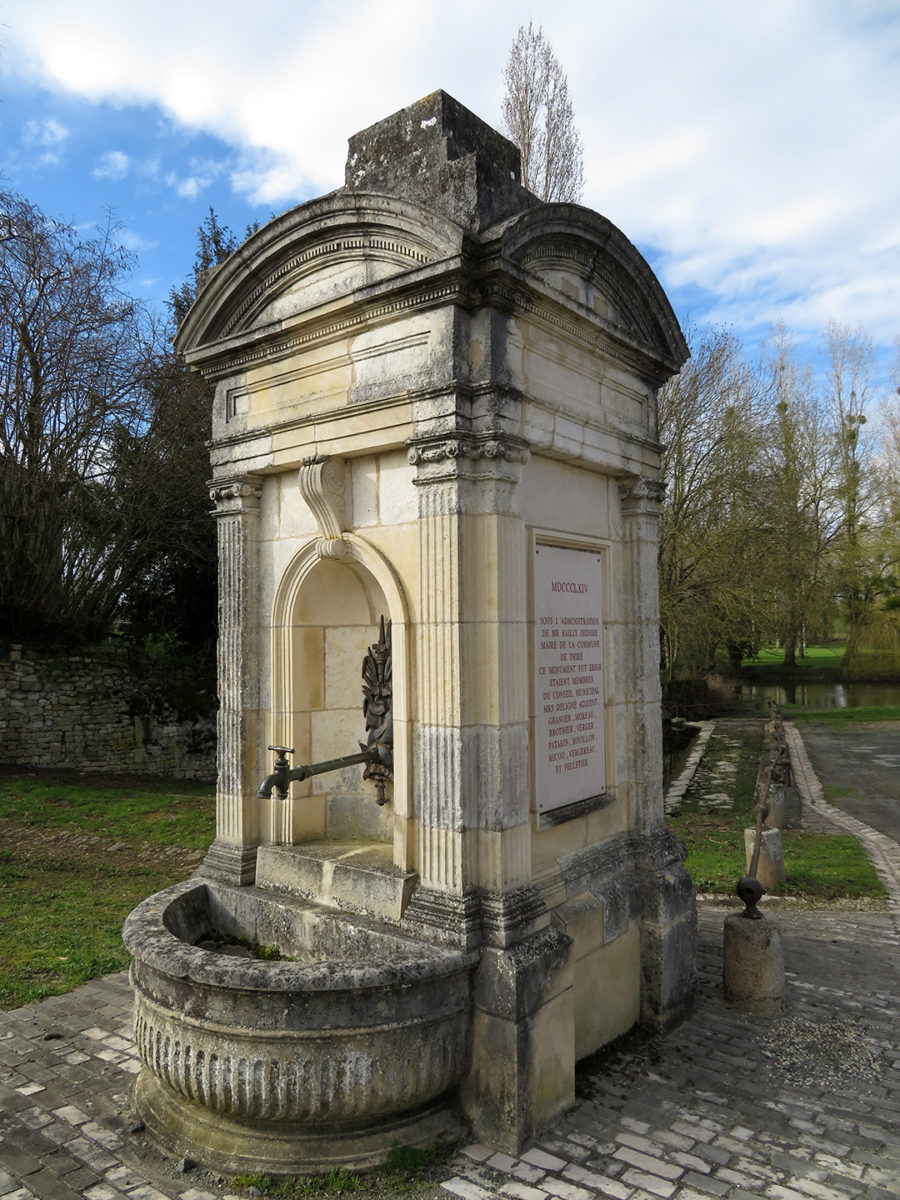 Fontaine de Thiré