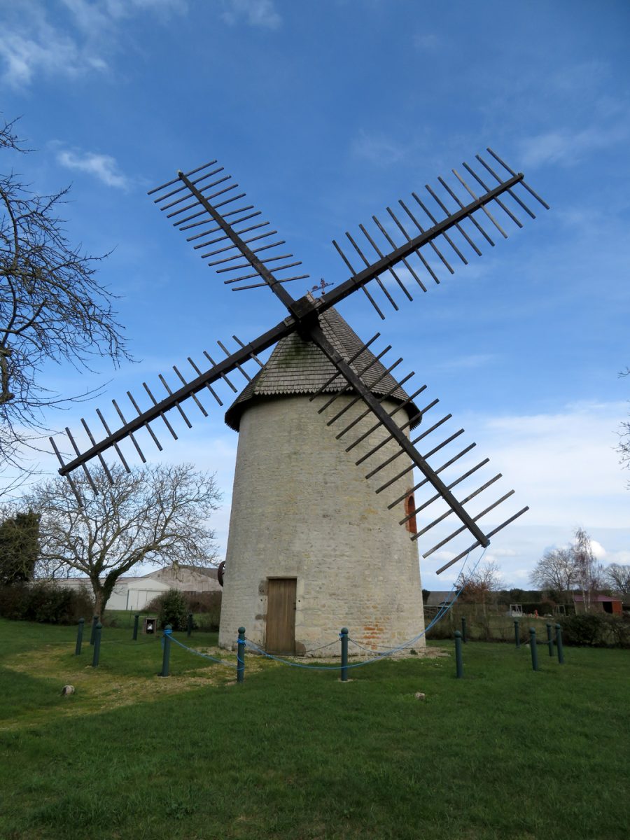 Nalliers-moulin-champ-de-la-truie