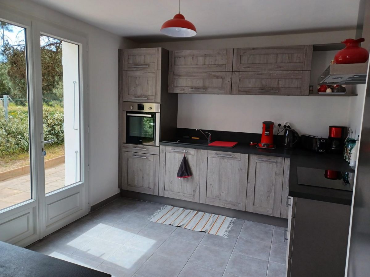 11-a608d09761bf48fa81b72836a591825e