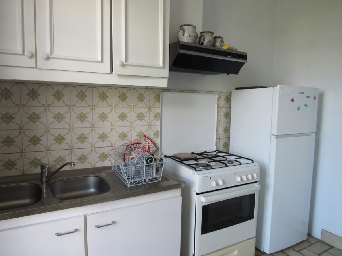 4-3a373b227459483aa8720e40ea46c382