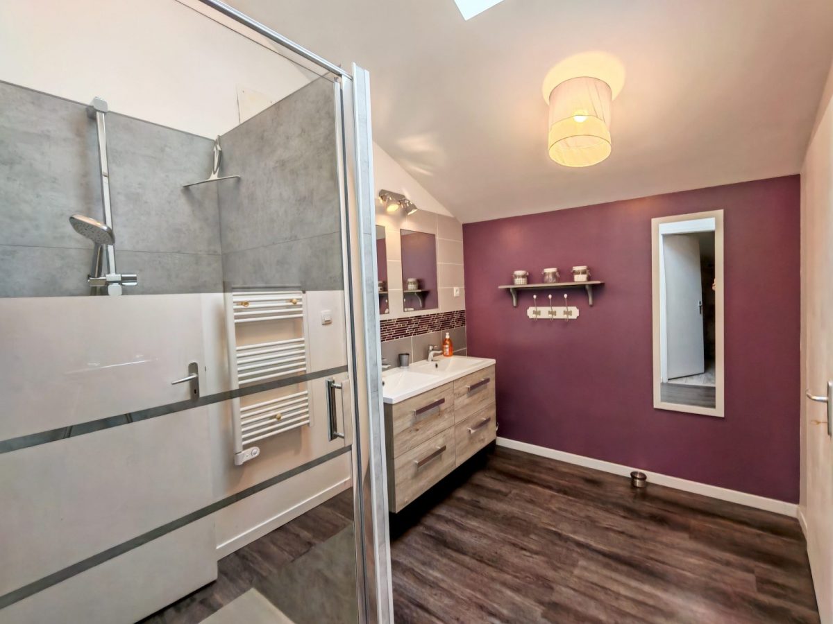 4c8713d1-e011-4a89-817d-c1f45d17d181