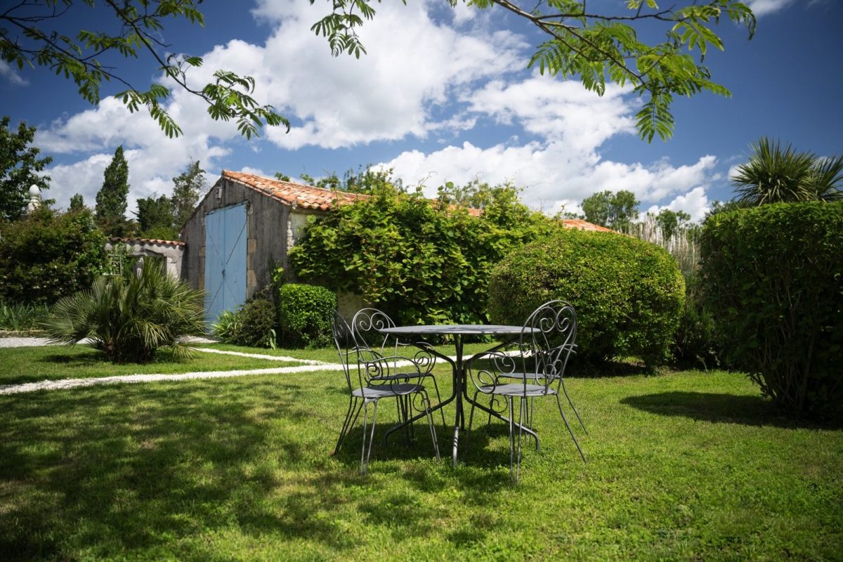 7.L’ENCLOS BLEU – JARDIN INTERIEUR