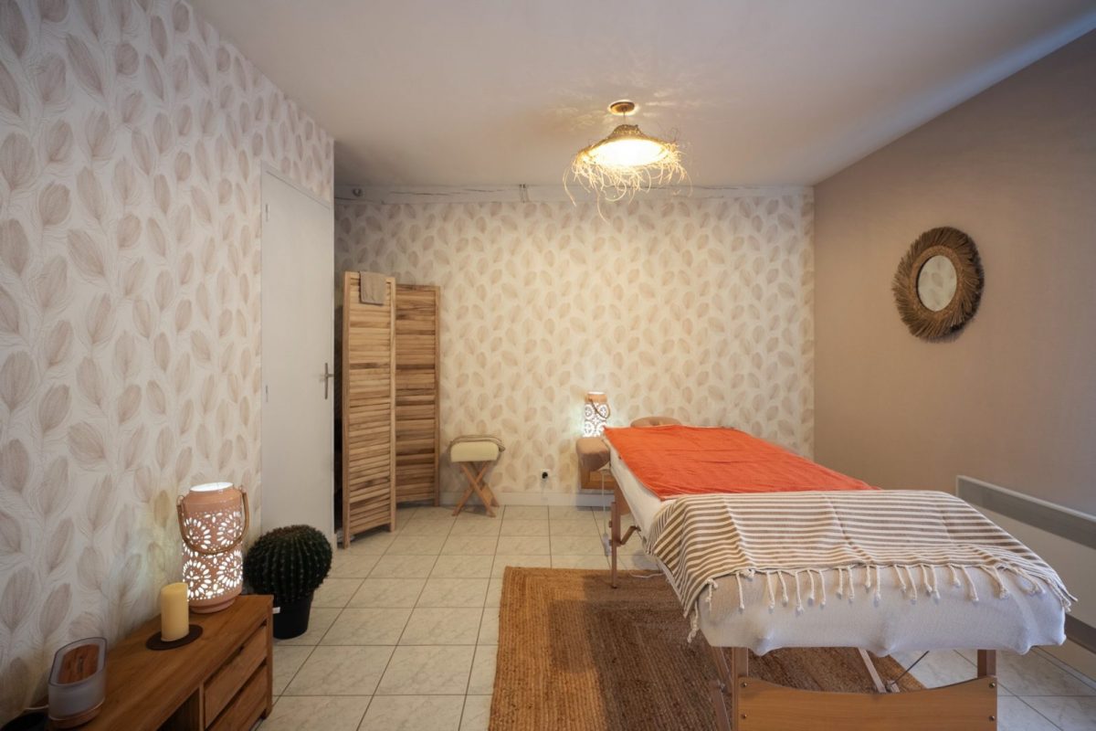 9.L’ENCLOS BLEU – SALLE DE MASSAGE