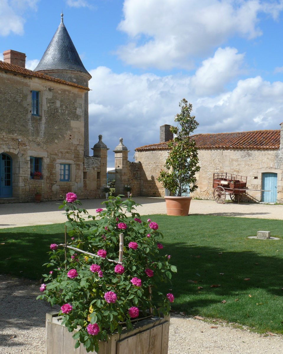 Cour pavillon recadr