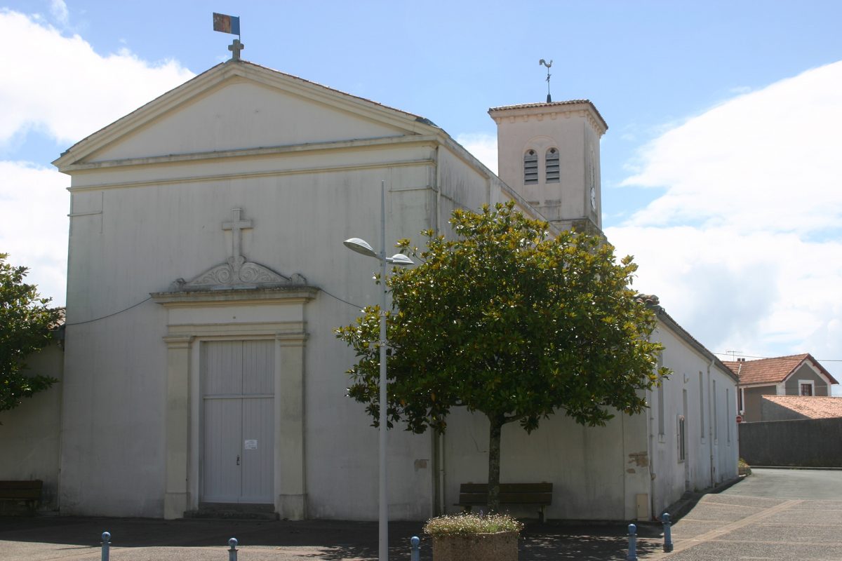 Eglise Saint-Nicolas Aiguillon-sur-Mer  (1)