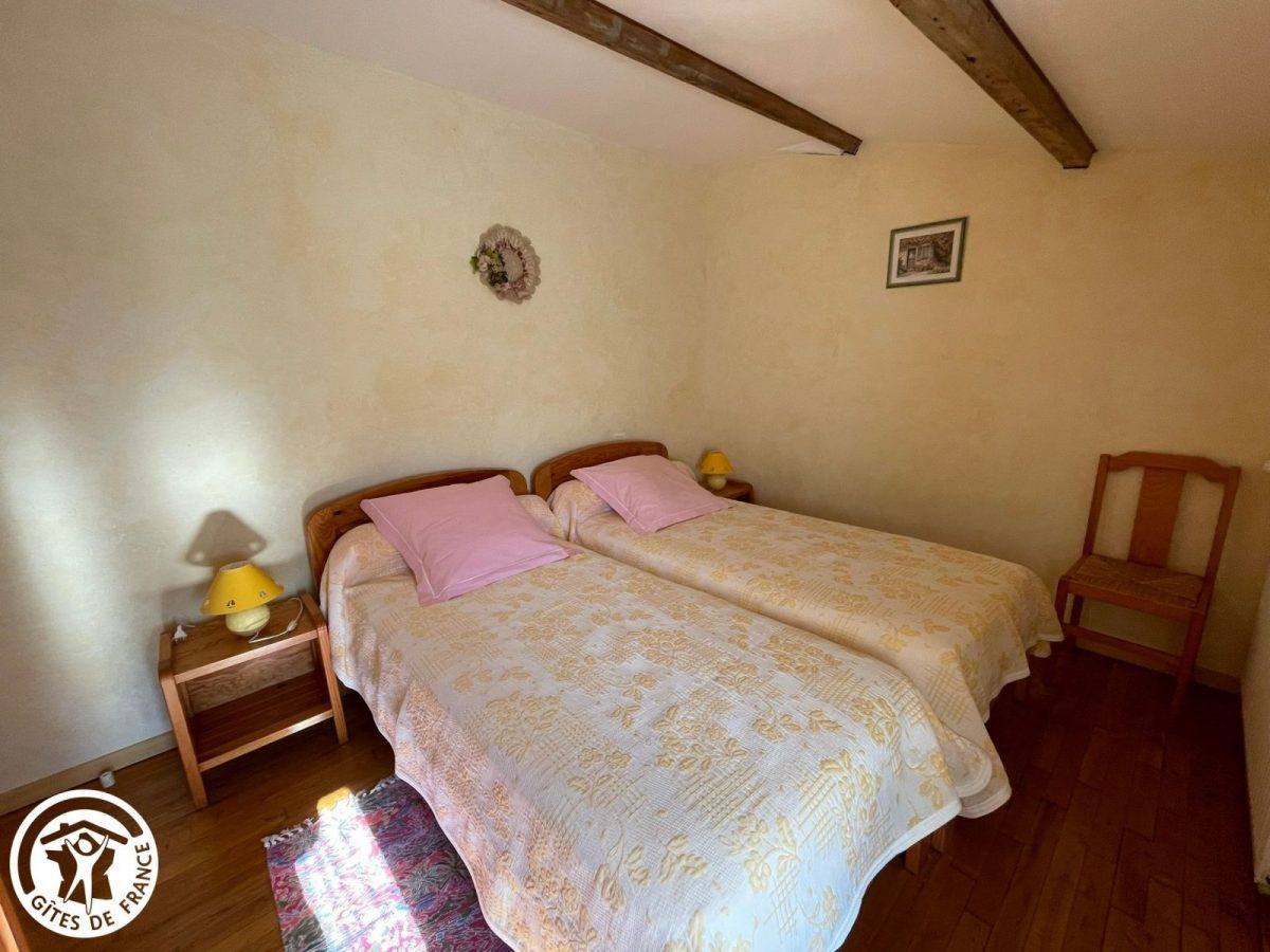 H85G010199-69dcd8486373e