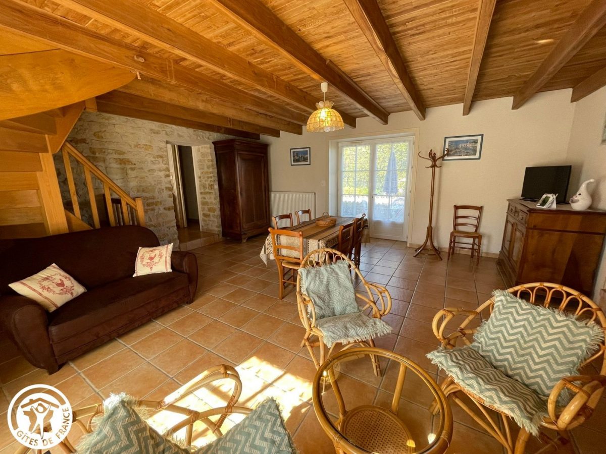 H85G010199-69dcd8486d7e4