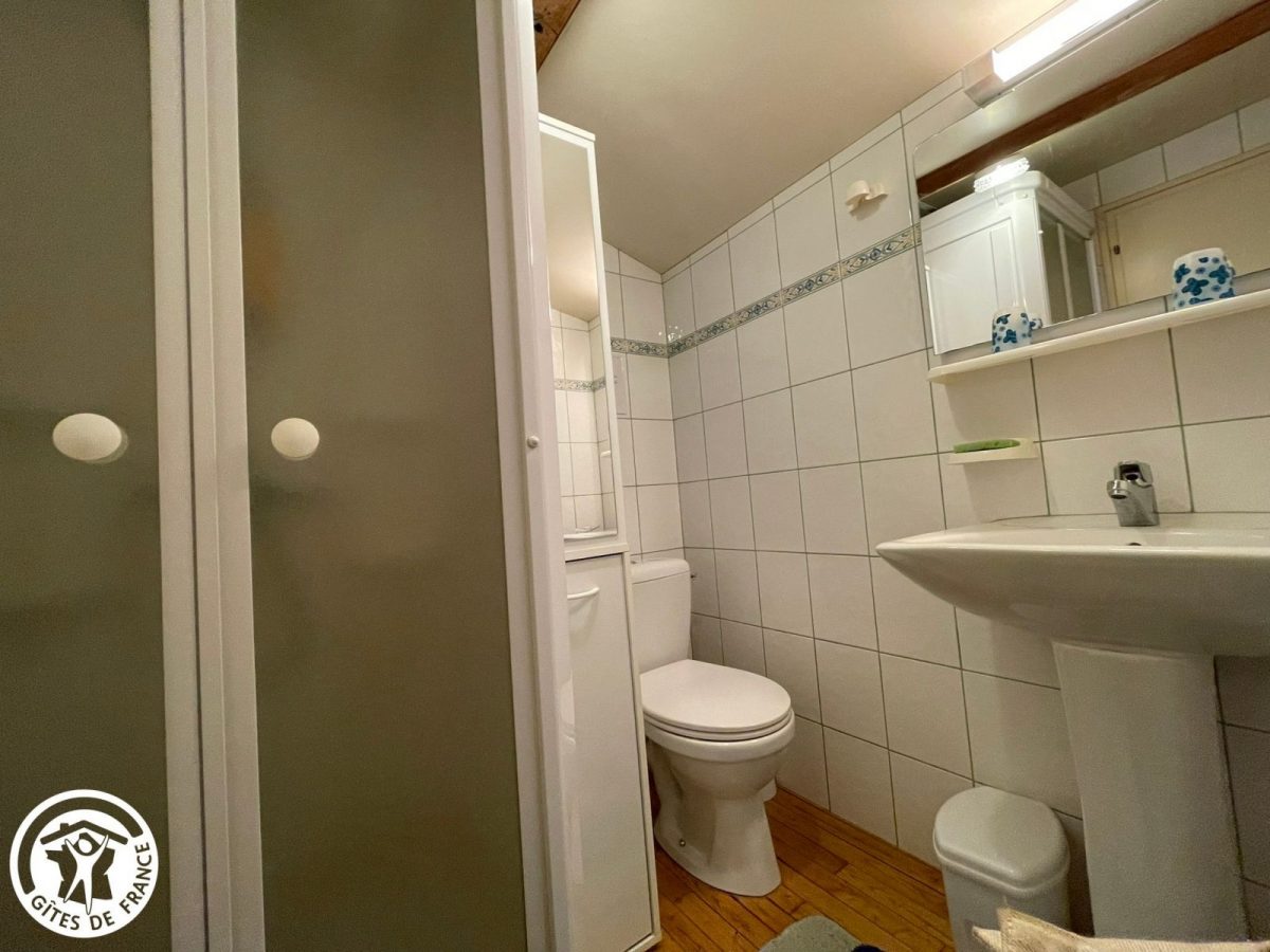 H85G010199-69dcd84871e47