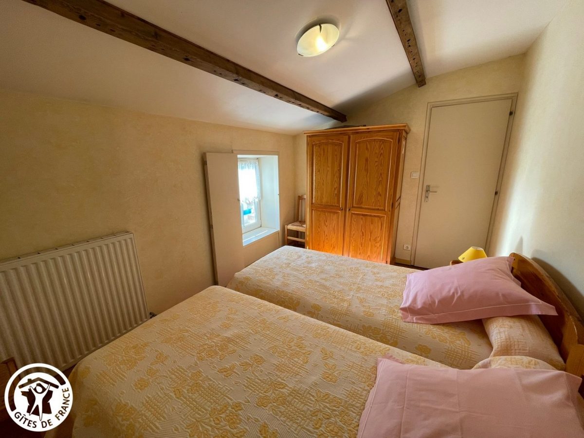 H85G010199-69dcd848805e8