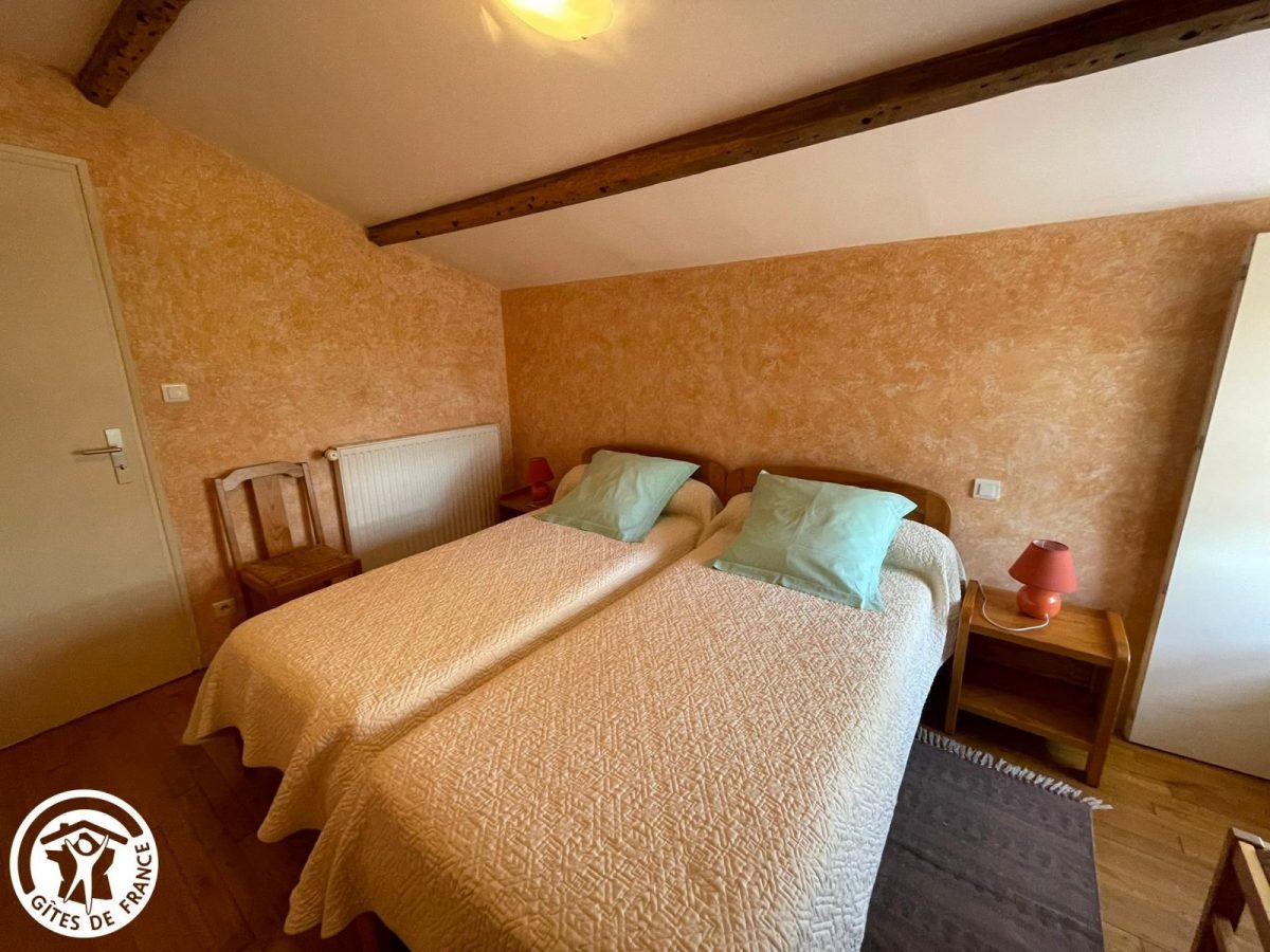 H85G010199-69dcd8488686d