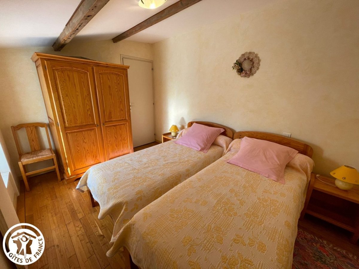 H85G010199-69dcd8488a91c