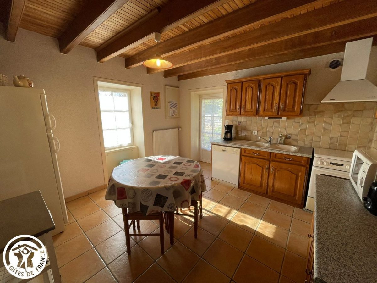 H85G010199-69dcd8489abca