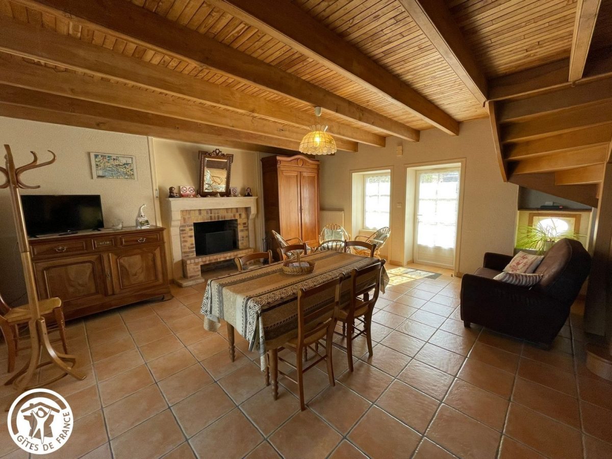 H85G010199-69dcd8489b785