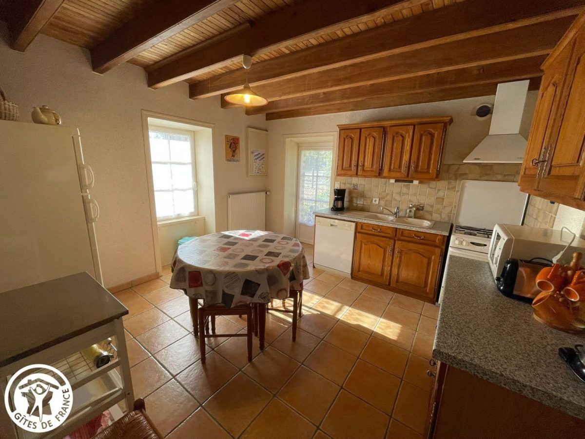 H85G010199-69dcd848aa9f0