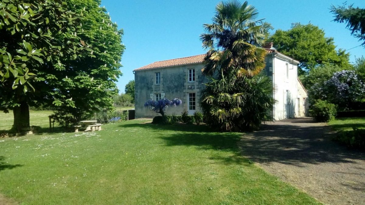 H85G010372-5be07353701d4-6dcb1950a68d4d9597debedeb2e32d66