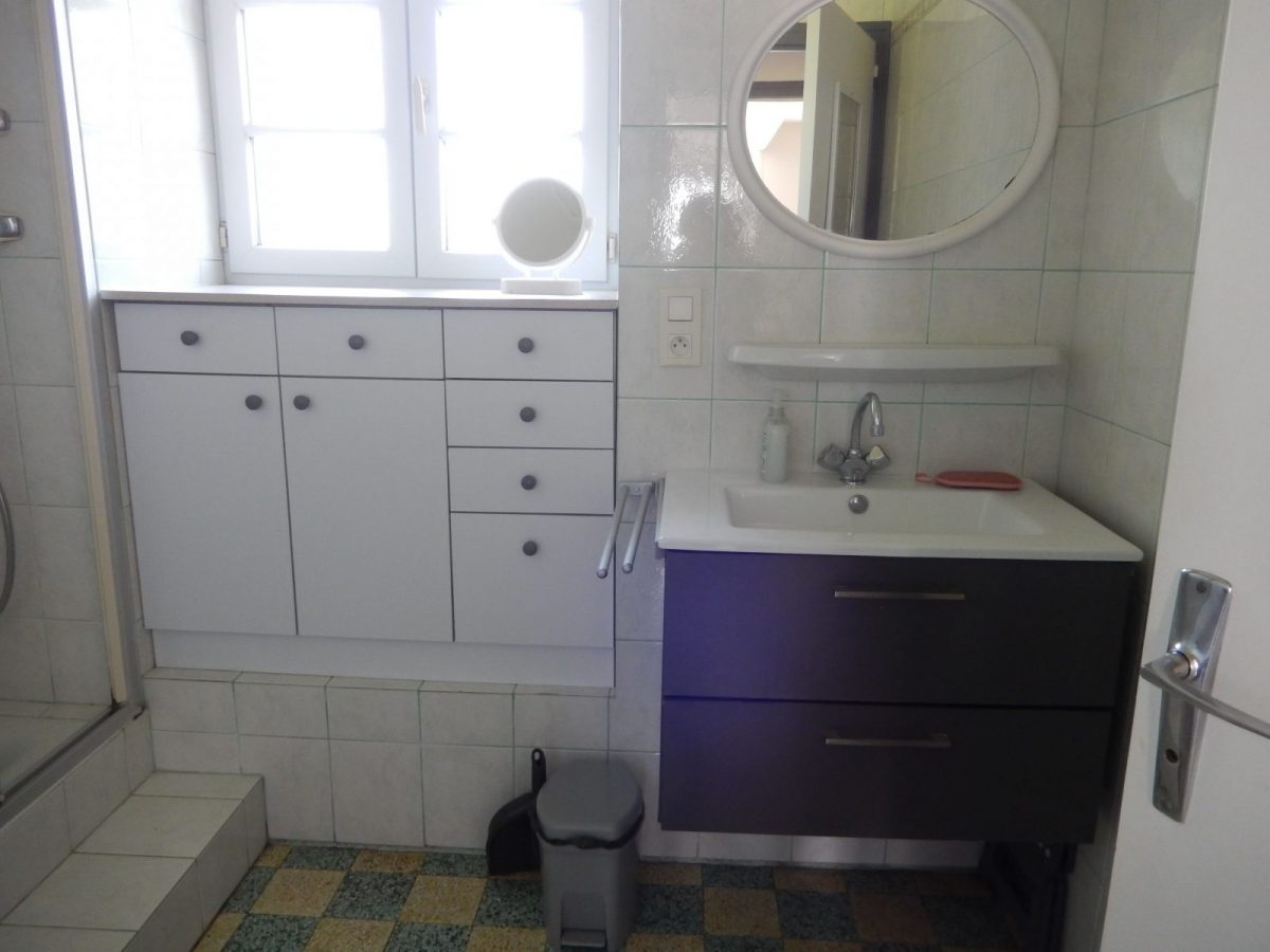 H85G023740-69ef22e65f419