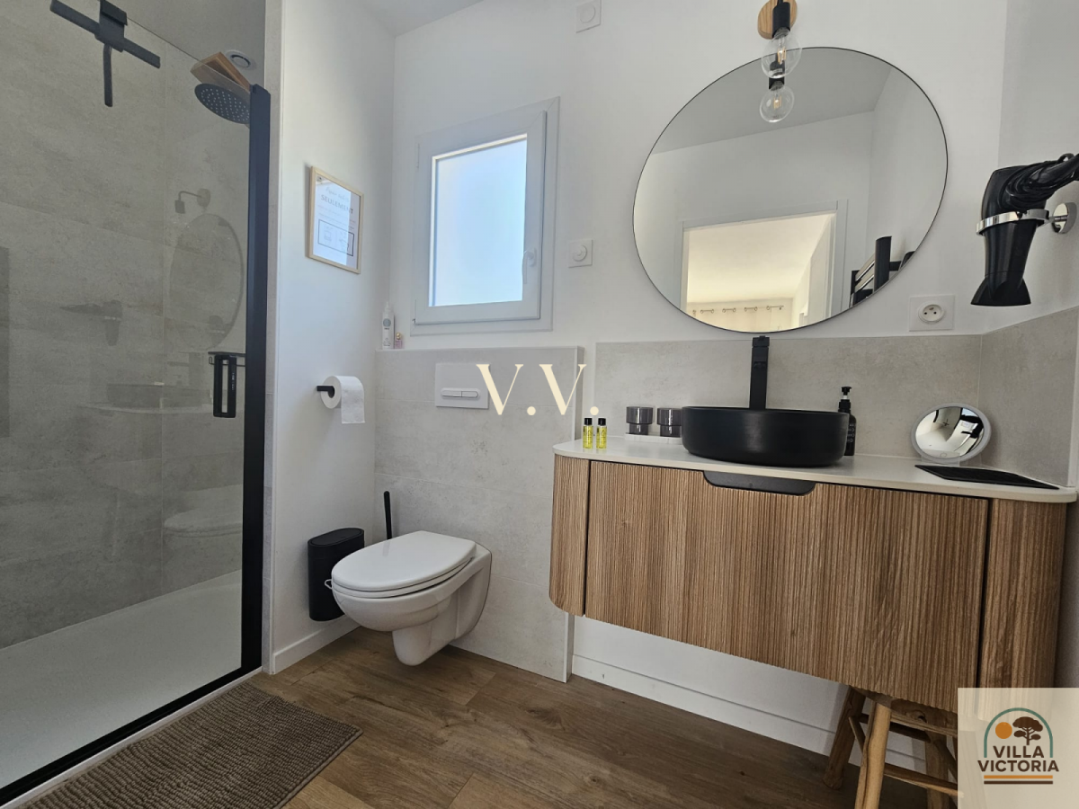 V.V. – 1
