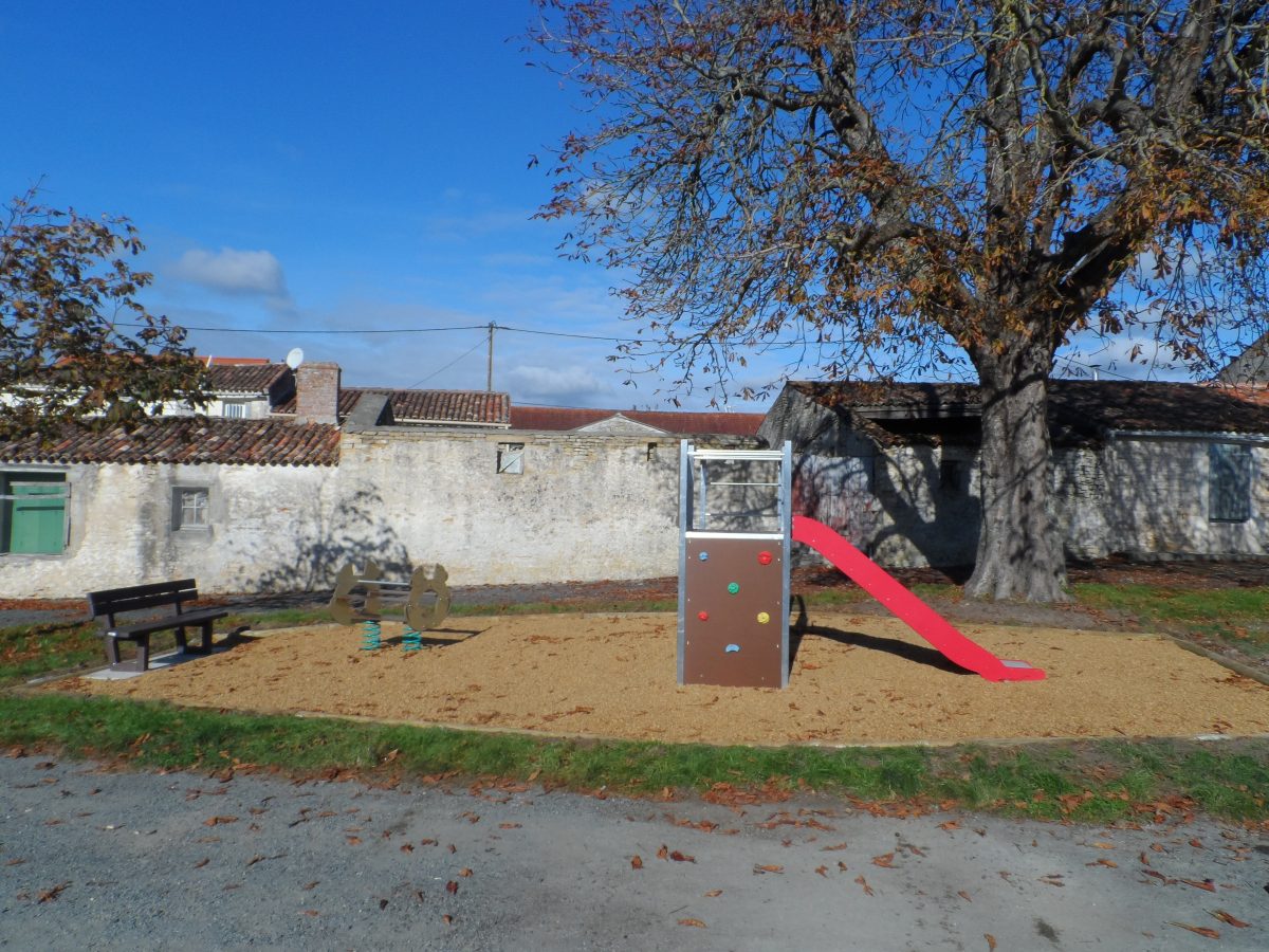 PLACE DES MARONNIERS JEUX