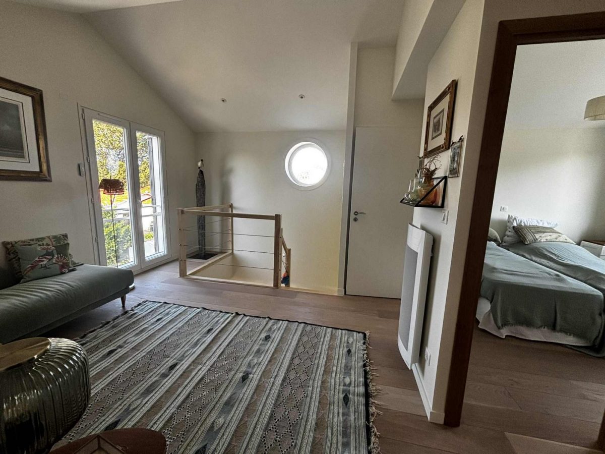 S8qDI-Op-2c745f81ad9a441dbd714b9a43990993