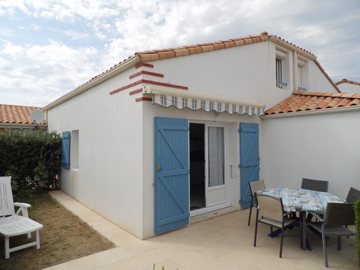 SAM-9355-5c9d2048fc754a86abe652b63e4f4d00