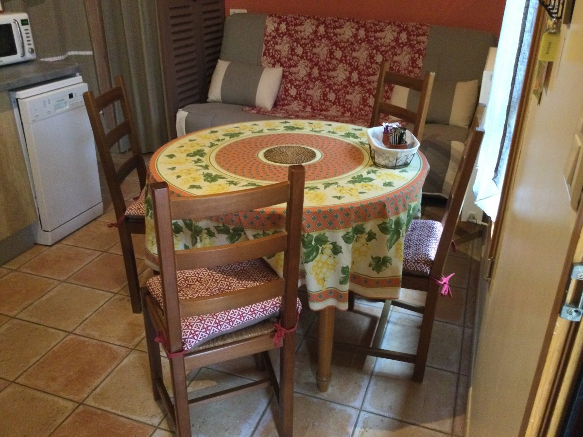 Table et 4 chaises