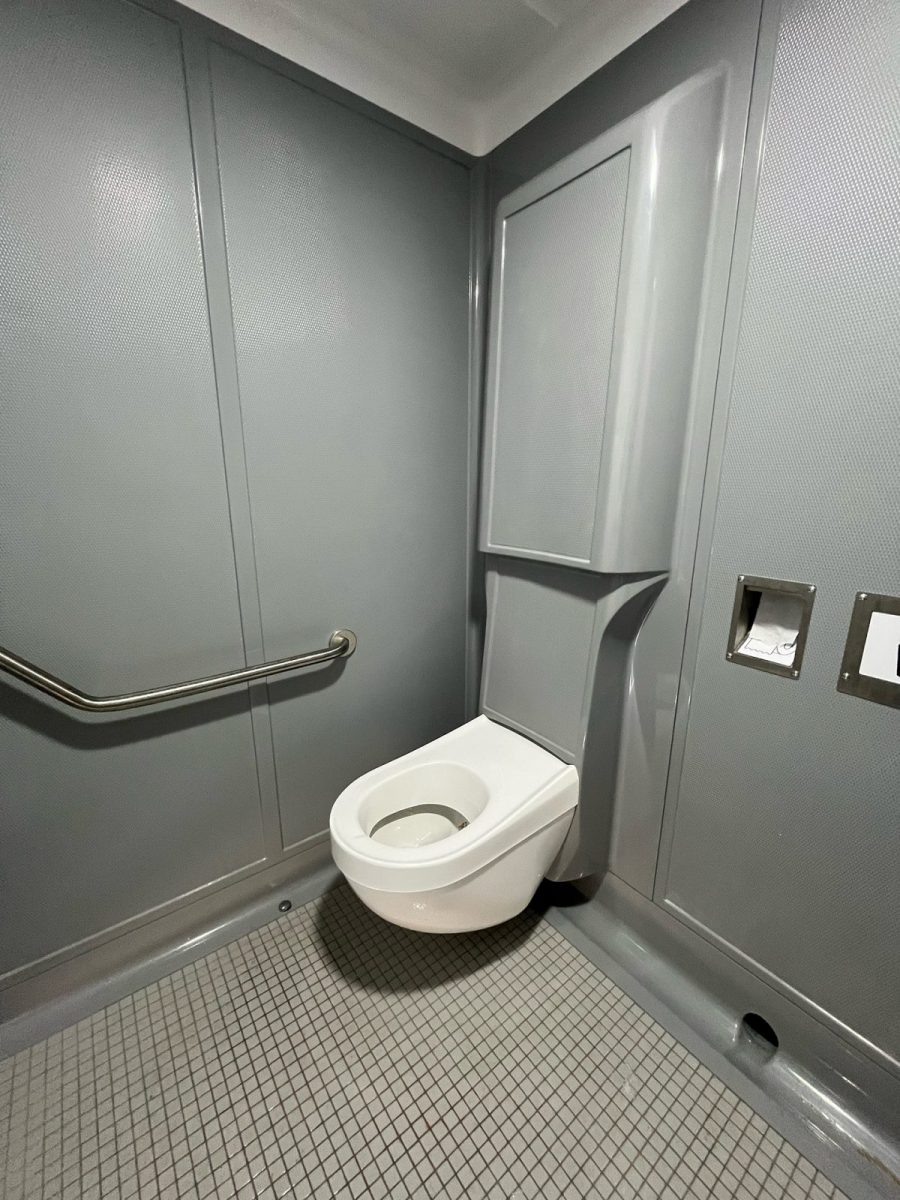 Toilettes publiques du Plan d’eau – l’Aiguillon-la-Presqu’île (2)