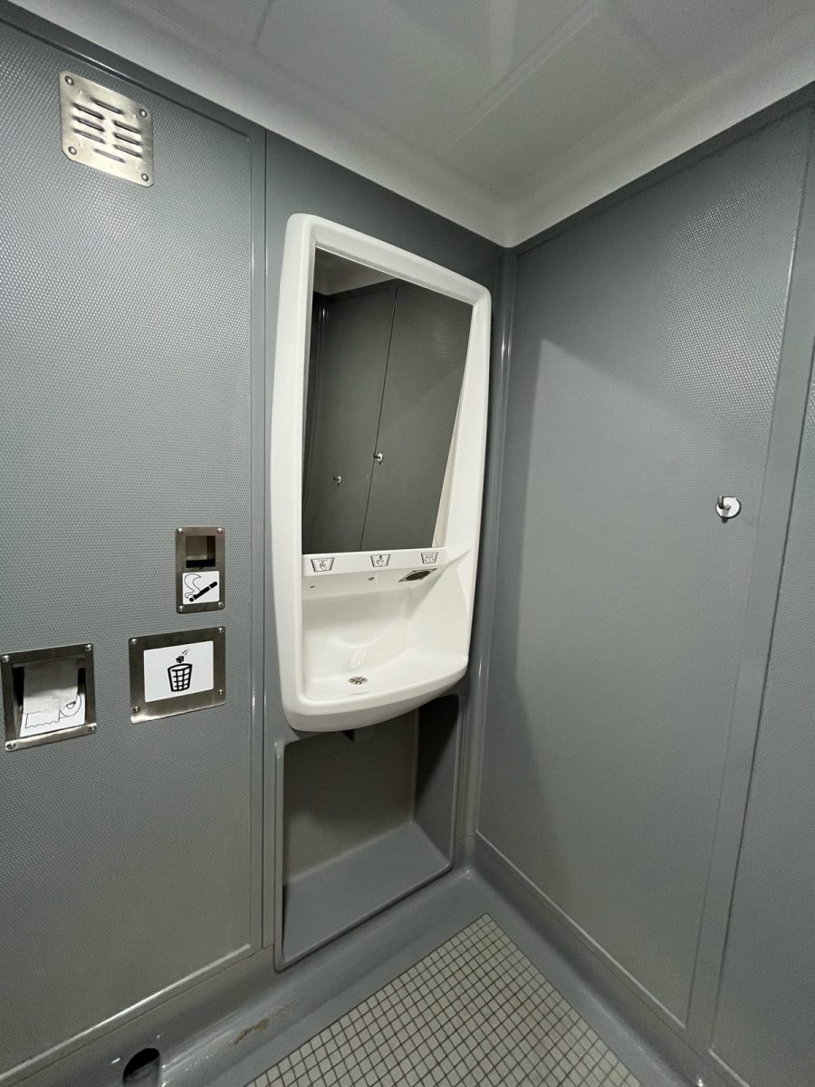Toilettes publiques du Plan d’eau – l’Aiguillon-la-Presqu’île (3)