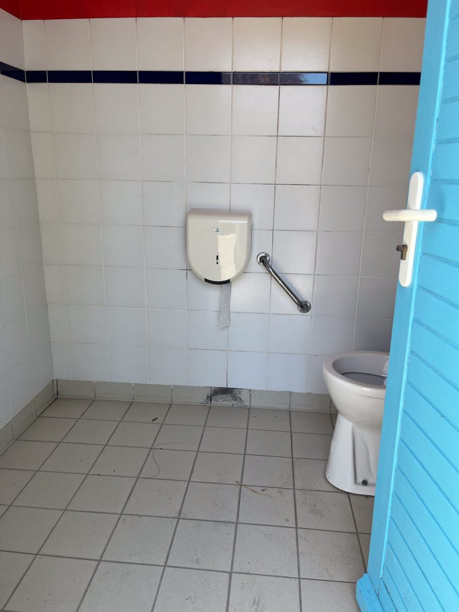 Toilettes publiques marché l’Aiguillon-sur-Mer (1)