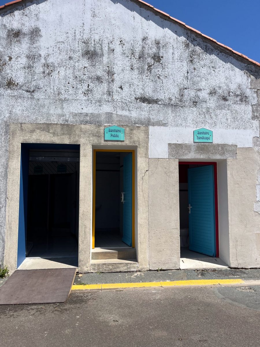 Toilettes publiques marché l’Aiguillon-sur-Mer (4)