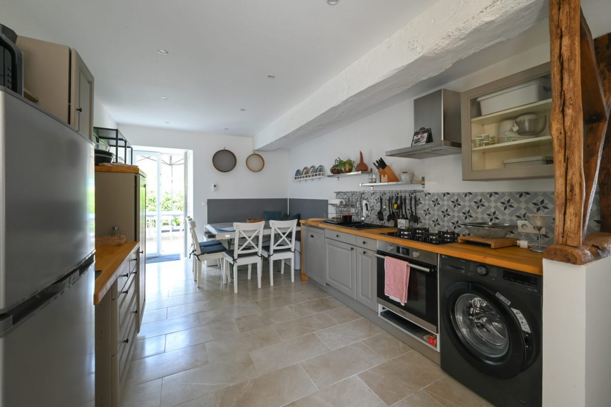 cuisine / accès terrasse privative