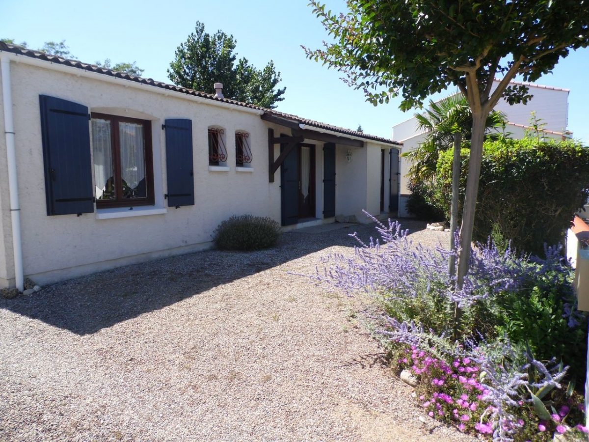 sam-7327-215a8d0d89b041d4bca55981fb56d68d